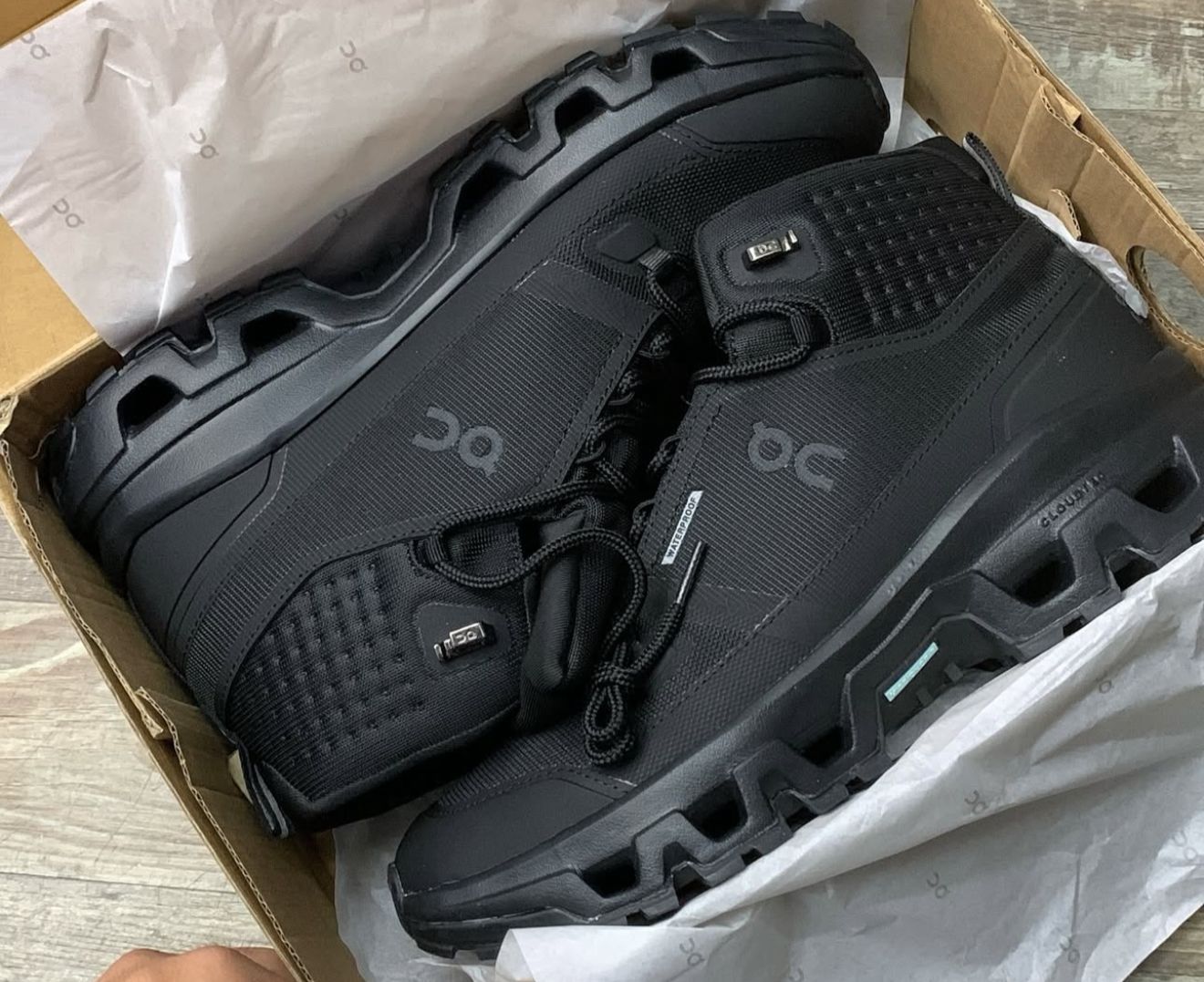ON CLOUD BOTAS