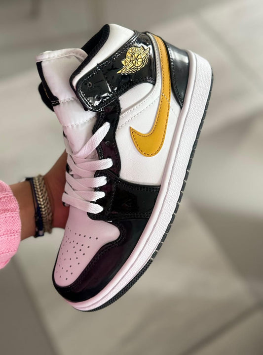 NIKE AIR JORDAN 1 MID PATENT SE