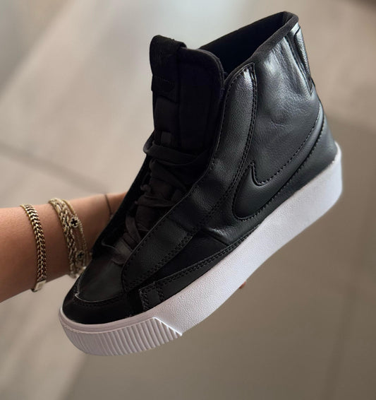 NIKE BLAZER MID