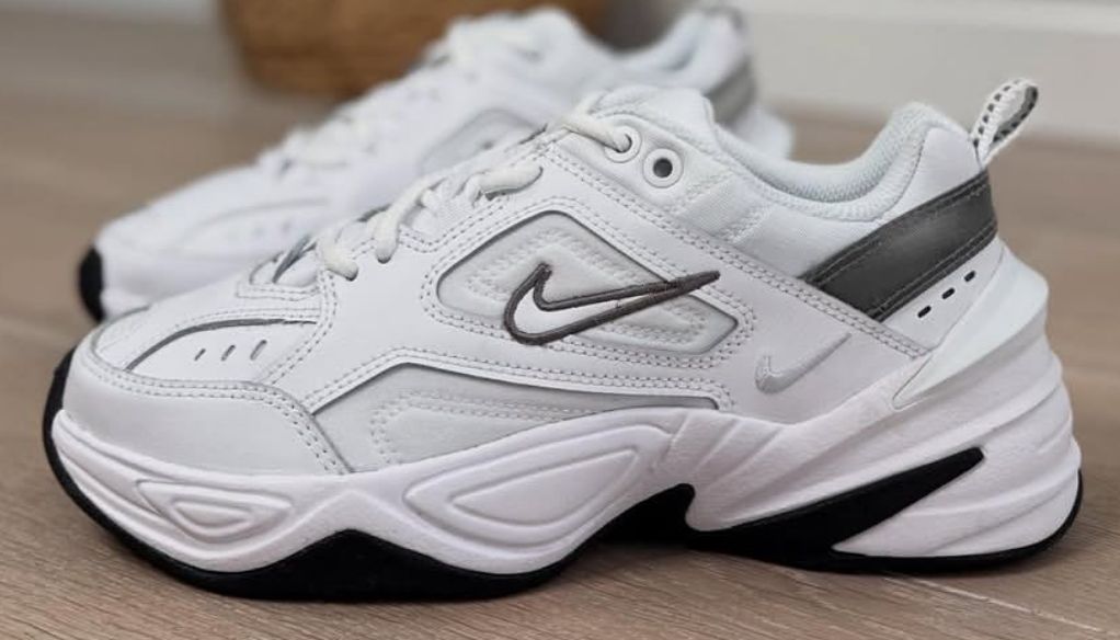 NIKE AIR MONARCH