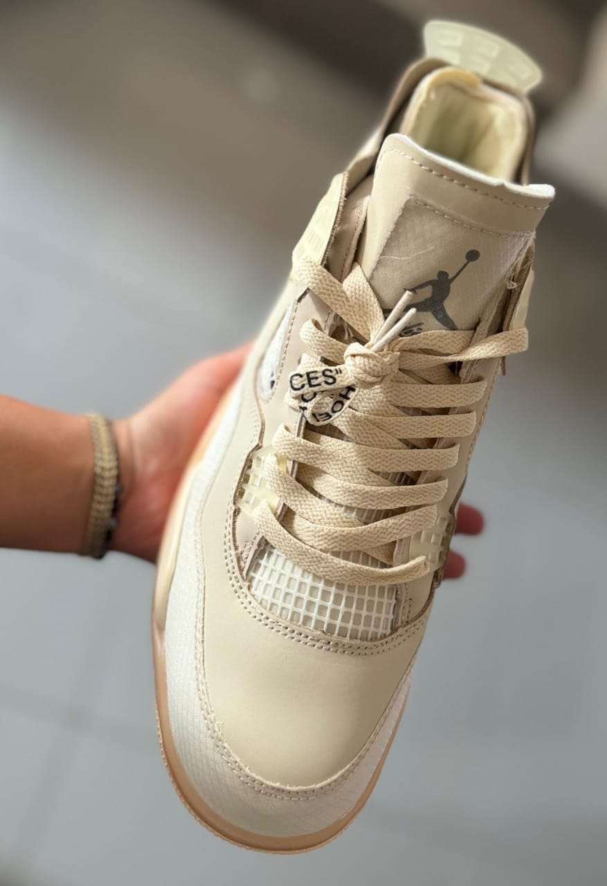 NIKE JORDAN 4