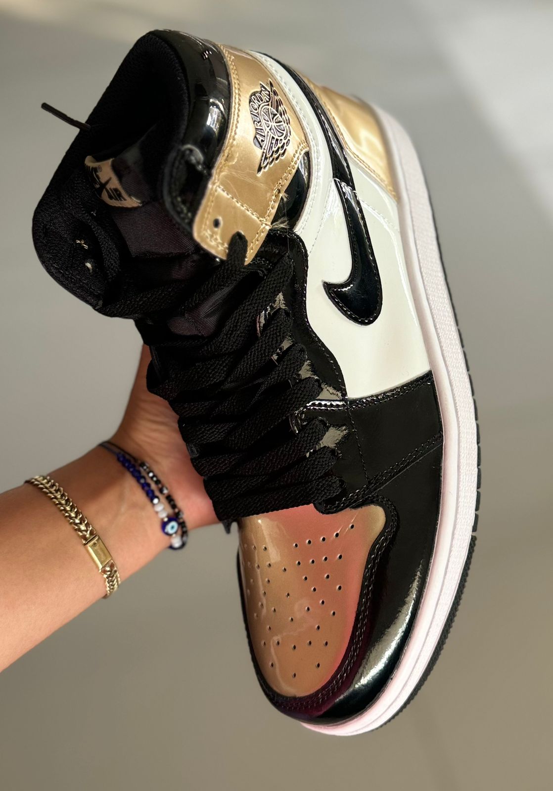 AIR JORDAN 1 GOLD TOE