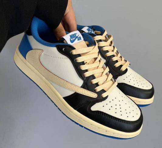 NIKE TRAVISS SCOTT