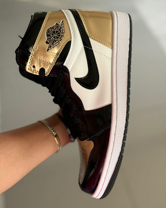 AIR JORDAN 1 GOLD TOE
