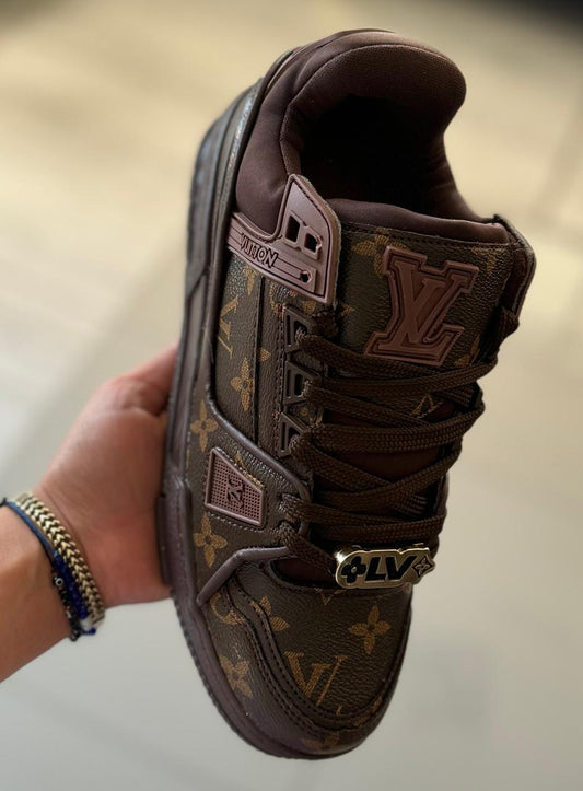 LV TRAINER SNEAKER