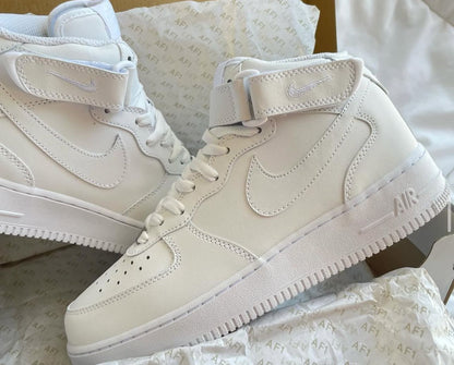 NIKE AIR FORCE 1 MID
